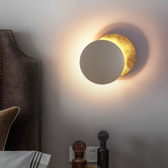 Eclipse-Lampe – Wandleuchte mit Sonnenfinsternis