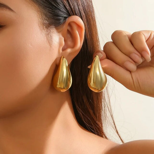 TraanHangers | Vintage Gouden Teardrop Oorbellen