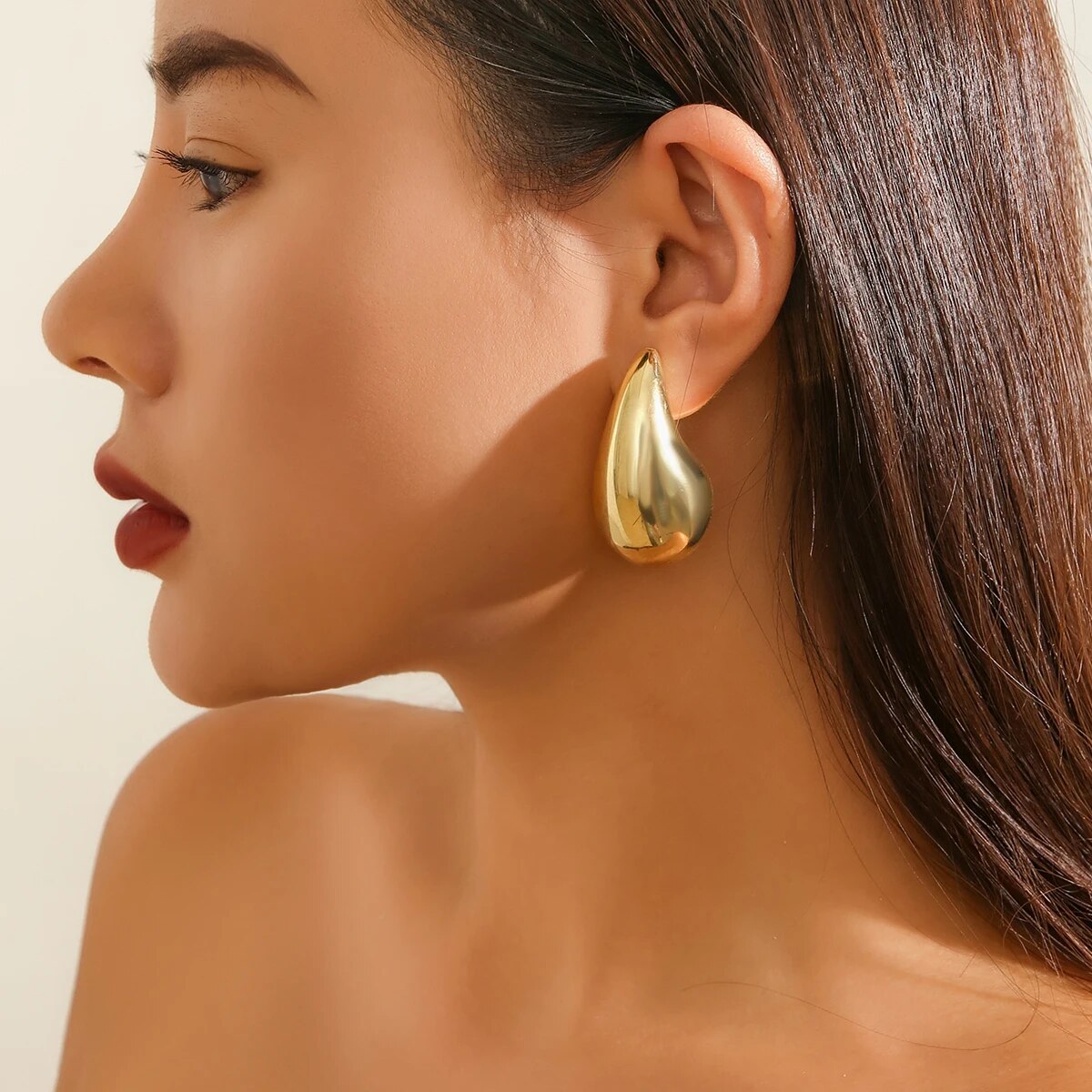 TraanHangers | Vintage Gouden Teardrop Oorbellen