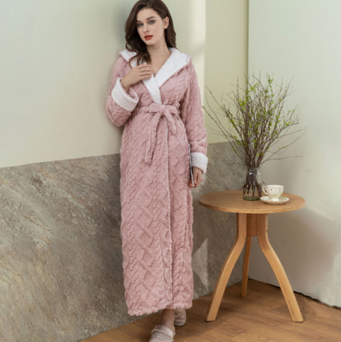 Serena | Warmer und bequemer Fleece-Bademantel zum Entspannen